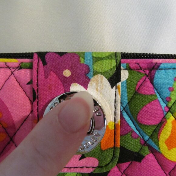 Vera Bradley Turnlock Wallet Zip Around ~ Va Va Bloom Retired Pattern - Picture 15 of 15